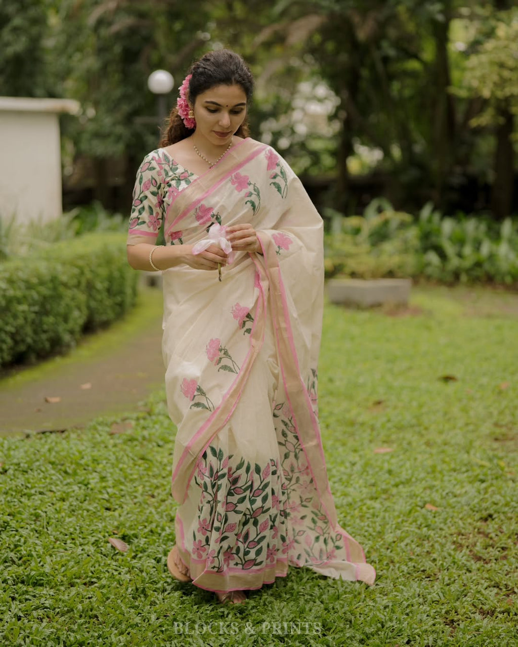 Elegant Blossom Digital Print Linen Cotton Saree with Matching Blouse
