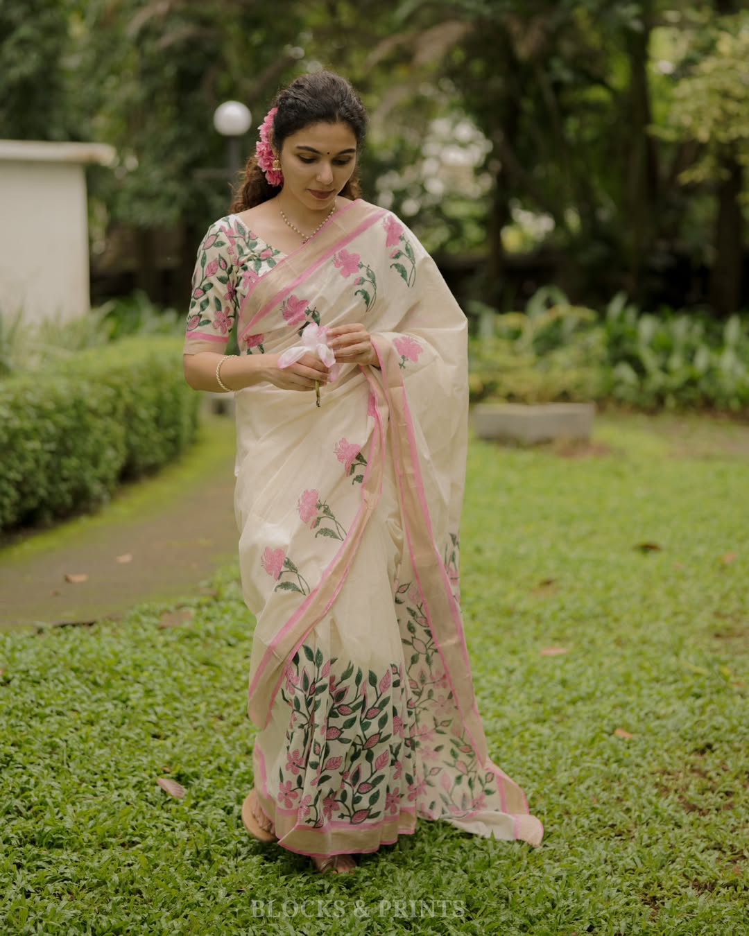 Elegant Blossom Digital Print Linen Cotton Saree with Matching Blouse