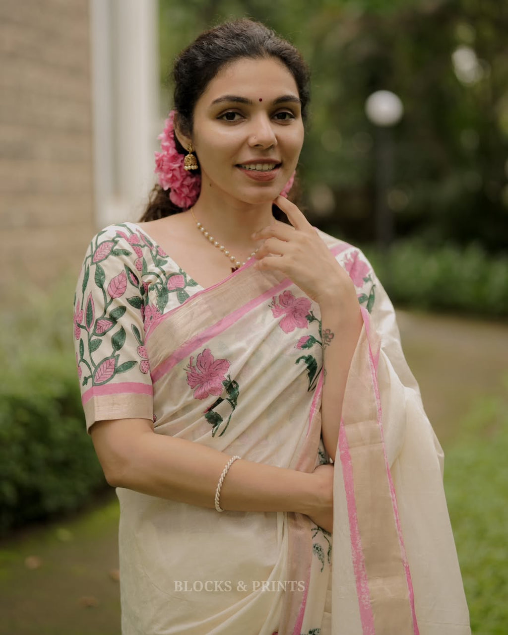 Elegant Blossom Digital Print Linen Cotton Saree with Matching Blouse