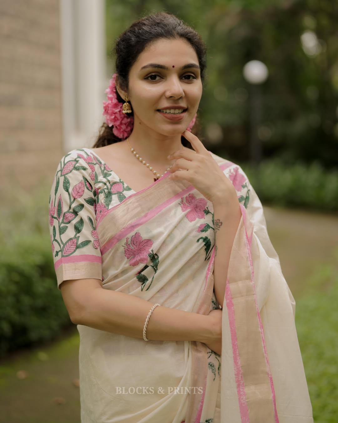 Elegant Blossom Digital Print Linen Cotton Saree with Matching Blouse