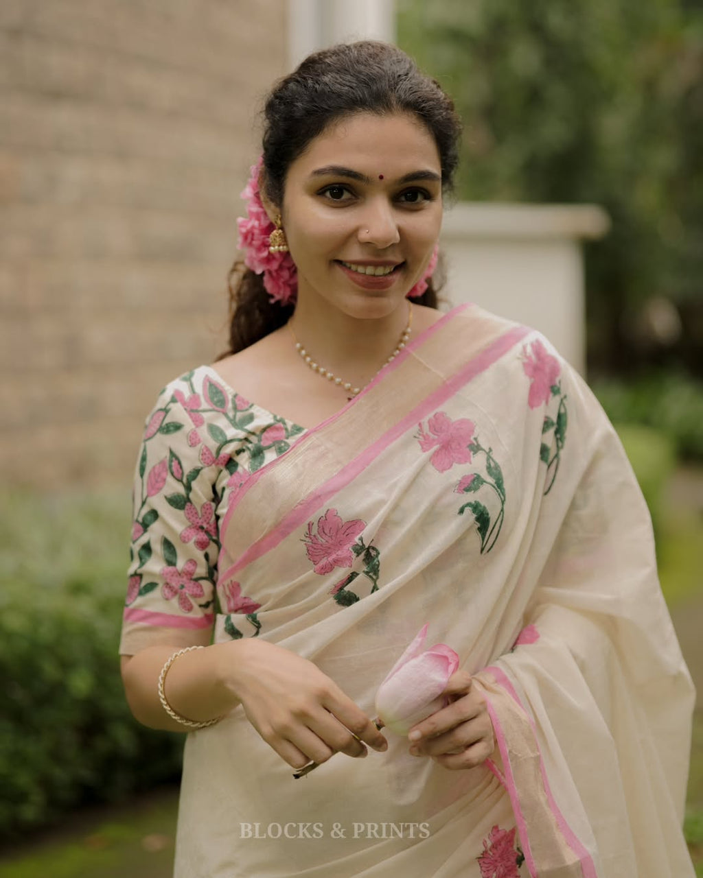 Elegant Blossom Digital Print Linen Cotton Saree with Matching Blouse