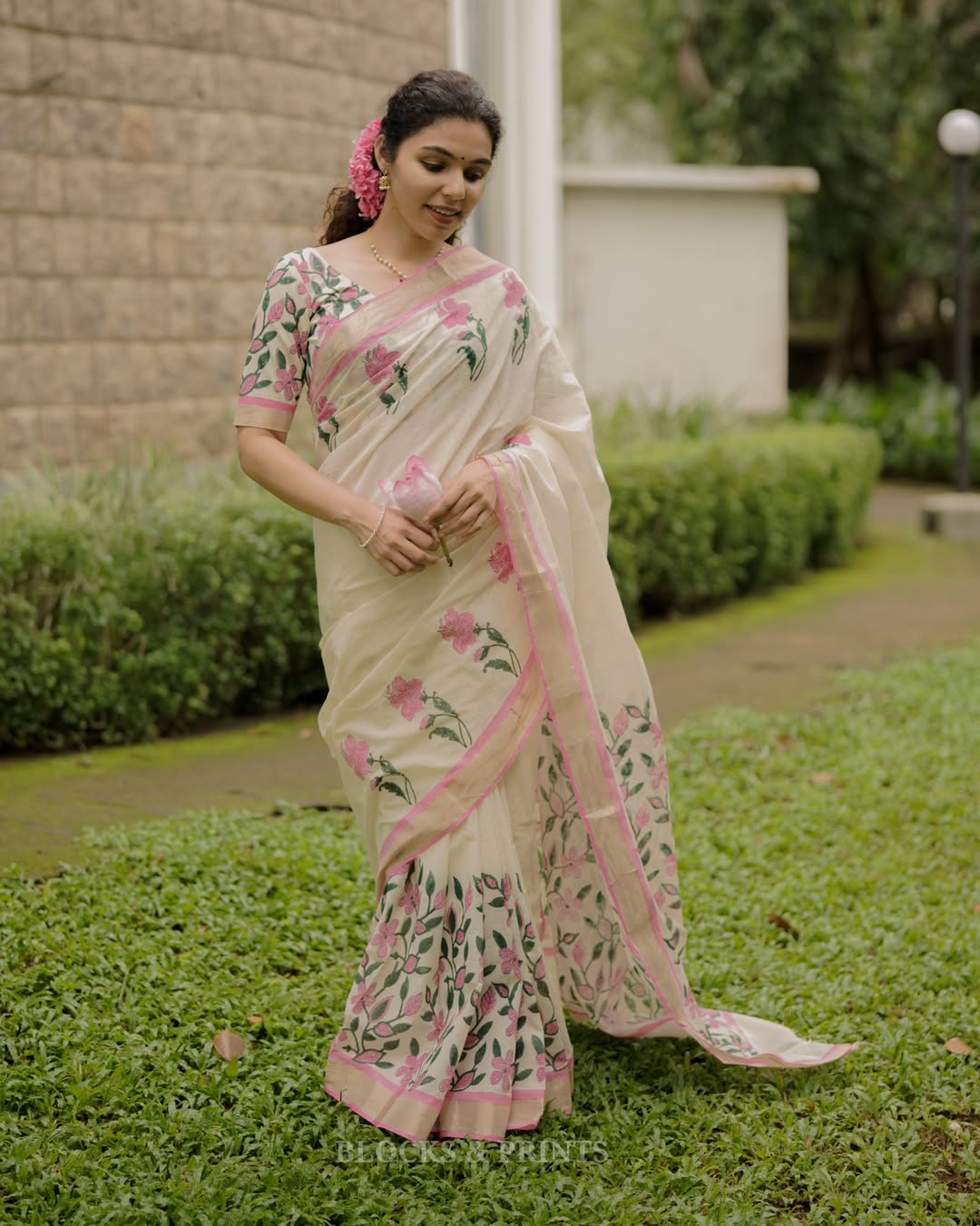 Elegant Blossom Digital Print Linen Cotton Saree with Matching Blouse