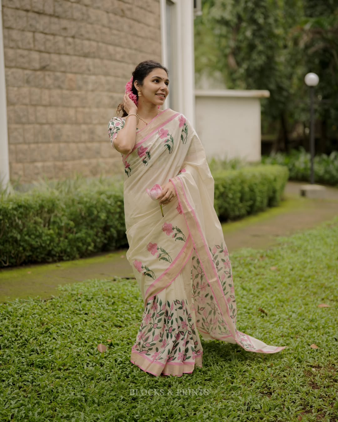 Elegant Blossom Digital Print Linen Cotton Saree with Matching Blouse