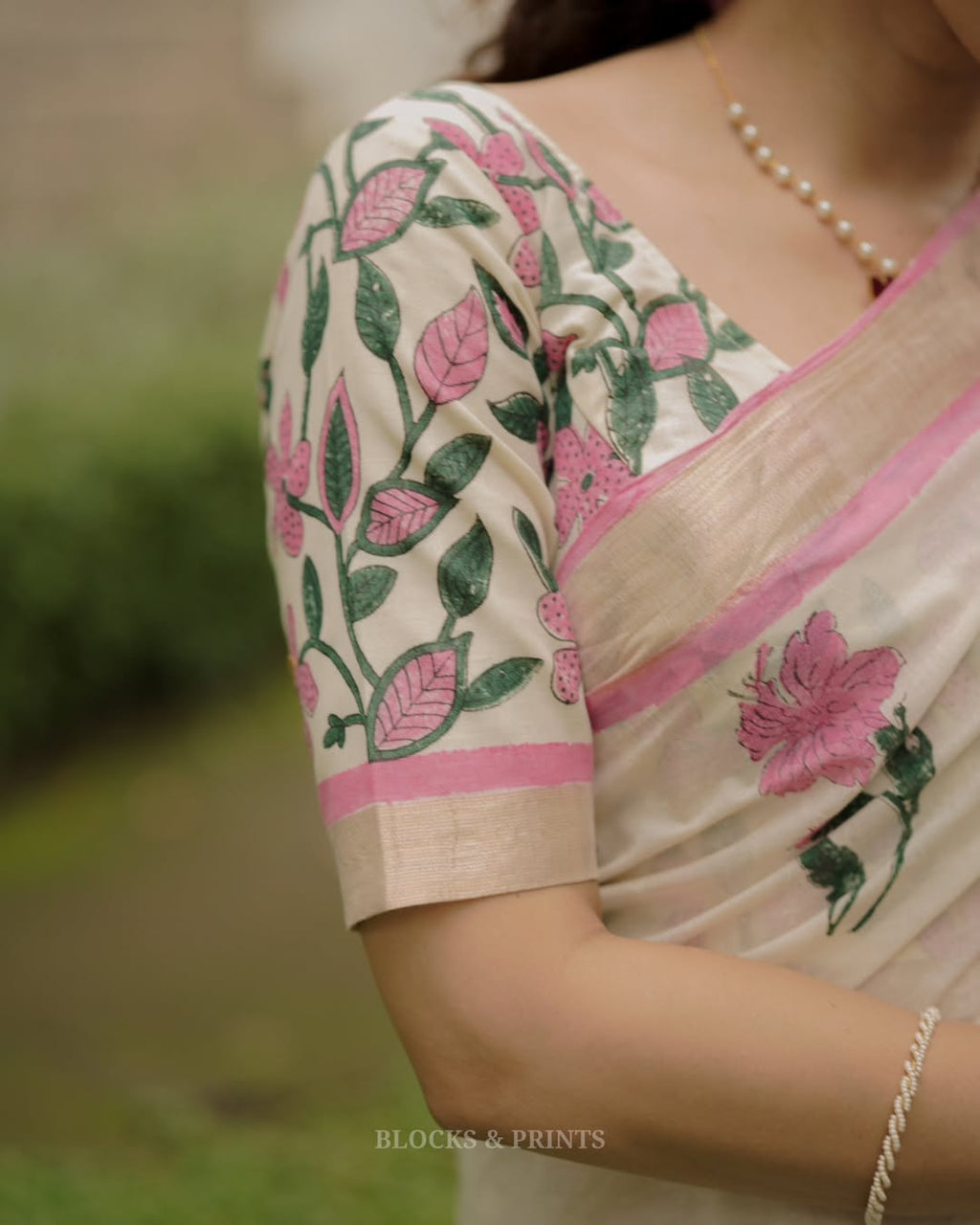 Elegant Blossom Digital Print Linen Cotton Saree with Matching Blouse