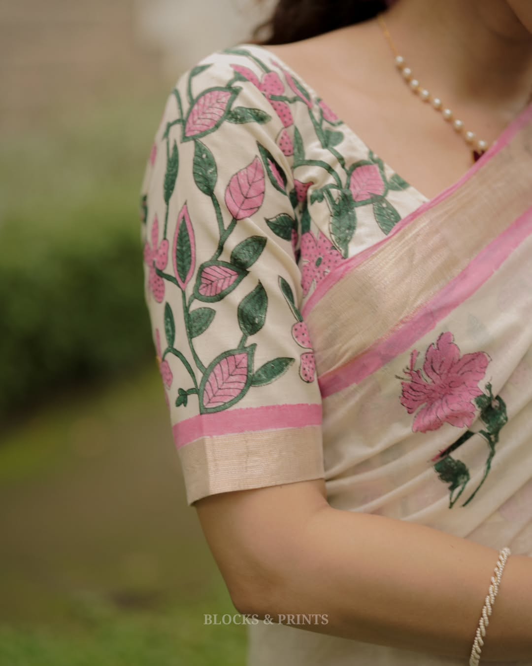 Elegant Blossom Digital Print Linen Cotton Saree with Matching Blouse