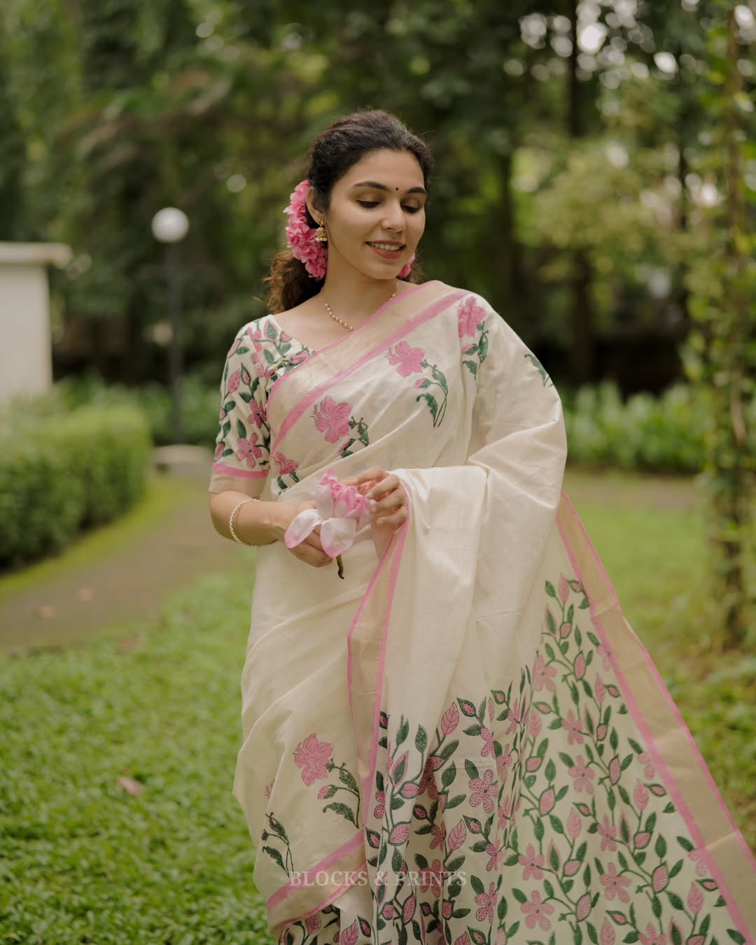 Elegant Blossom Digital Print Linen Cotton Saree with Matching Blouse