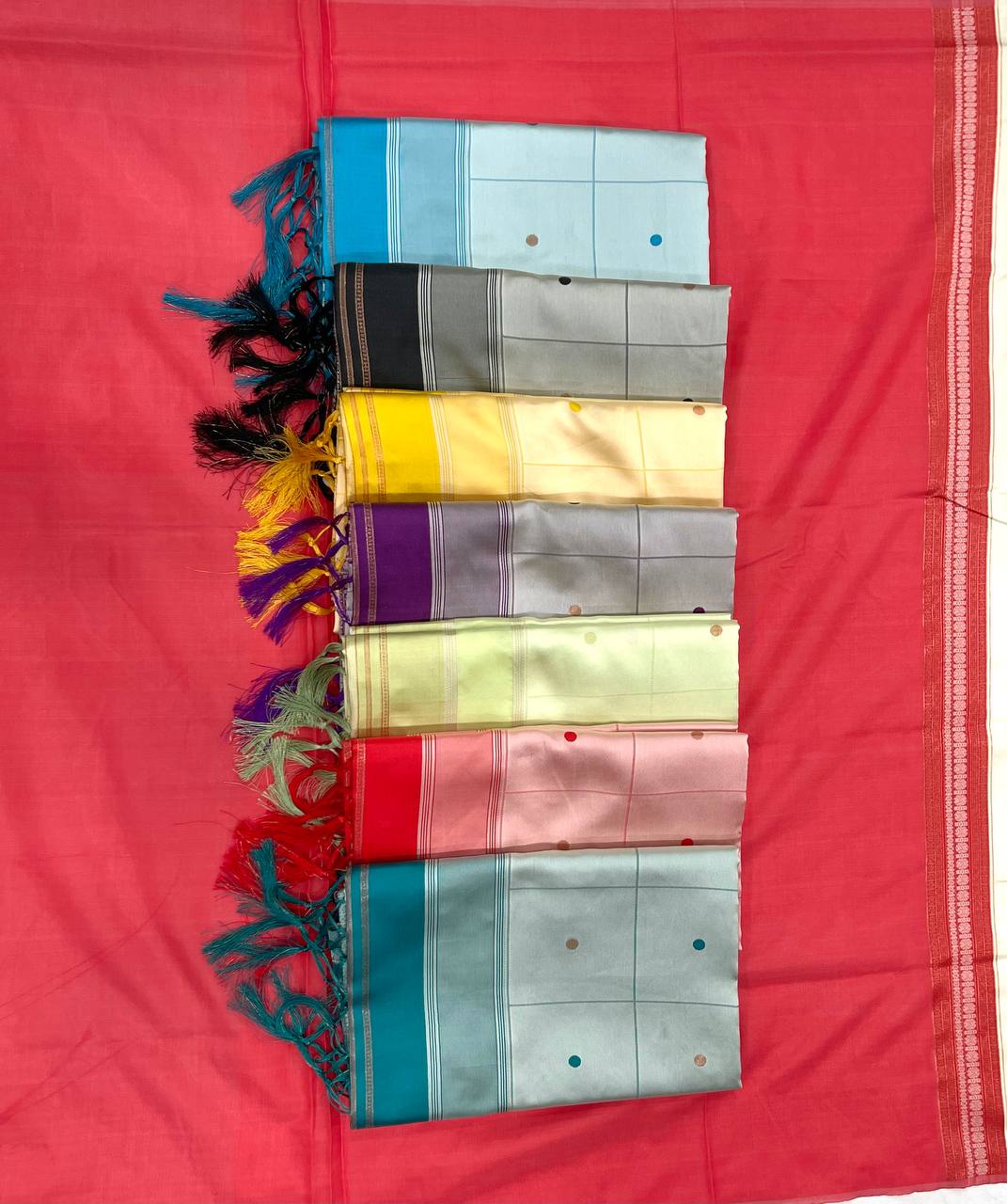 Sophisticated Soft Lichi Silk Saree with Rich Pallu & Jacquard Work