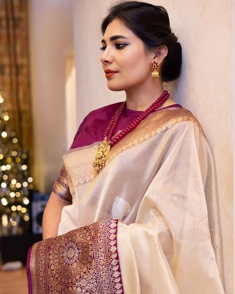 Royal Soft Lichi Silk Saree with Luxurious Jacquard Work & Rich Pallu