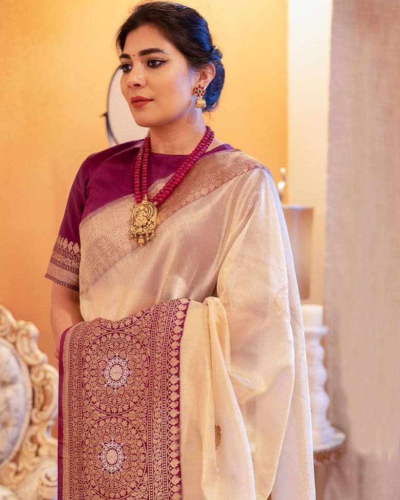 Royal Soft Lichi Silk Saree with Luxurious Jacquard Work & Rich Pallu