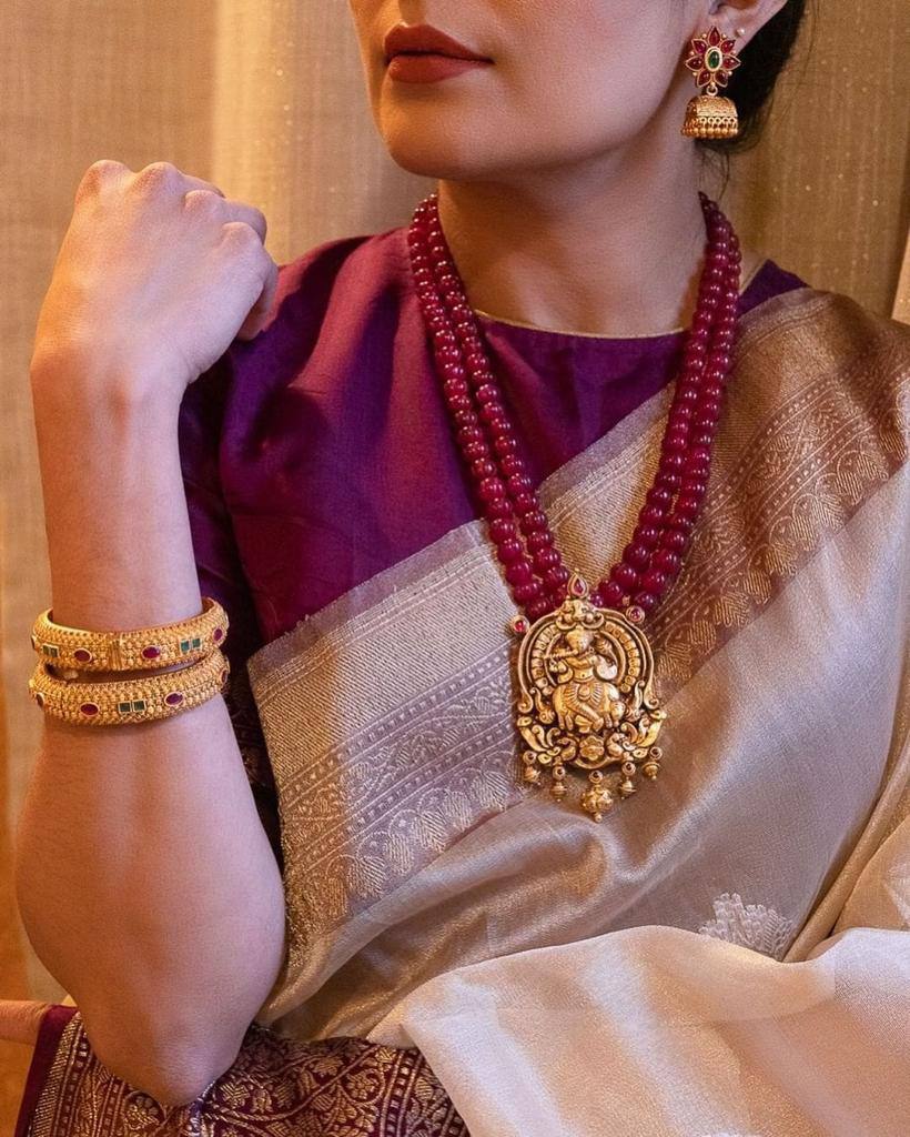 Royal Soft Lichi Silk Saree with Luxurious Jacquard Work & Rich Pallu