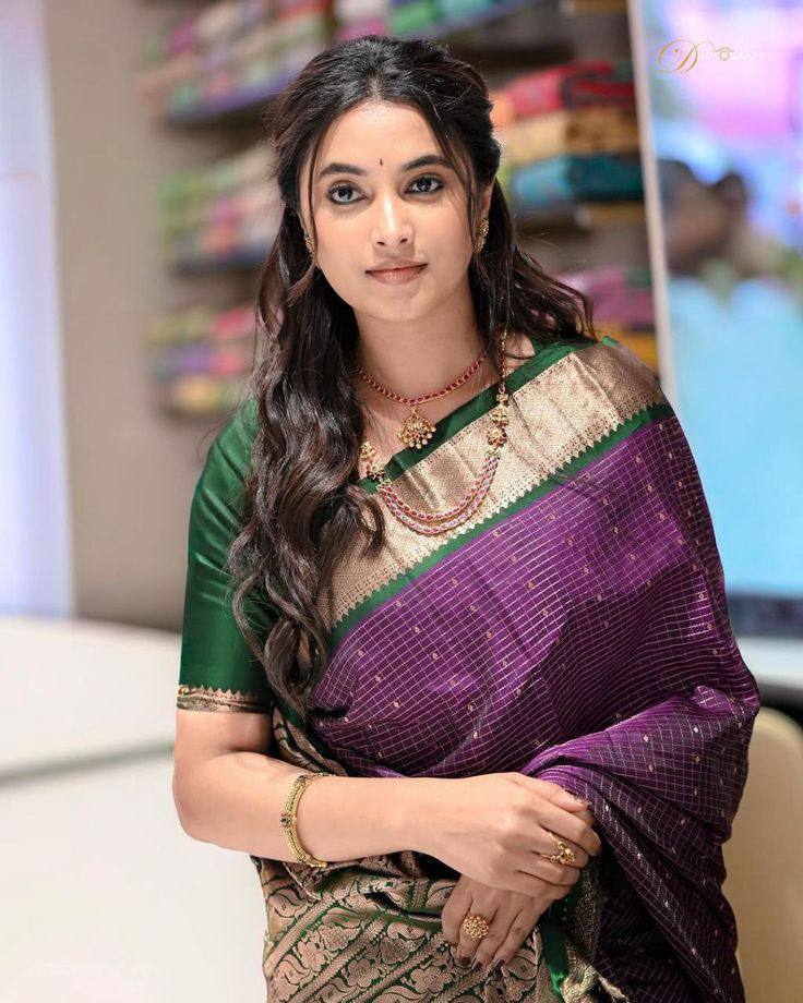 Lichi Silk Jacquard Saree with Rich Pallu Design & Exclusive Border Blouse