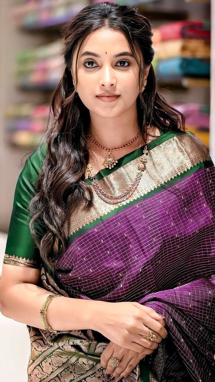 Lichi Silk Jacquard Saree with Rich Pallu Design & Exclusive Border Blouse