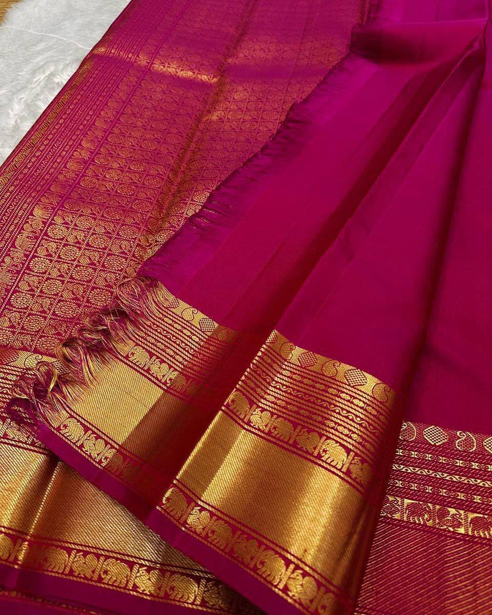 Graceful Soft Lichi Silk Saree with Ornate Jacquard Work & Rich Pallu