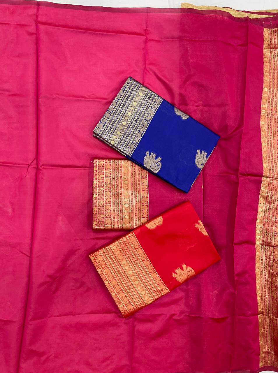Graceful Soft Lichi Silk Saree with Ornate Jacquard Work & Rich Pallu