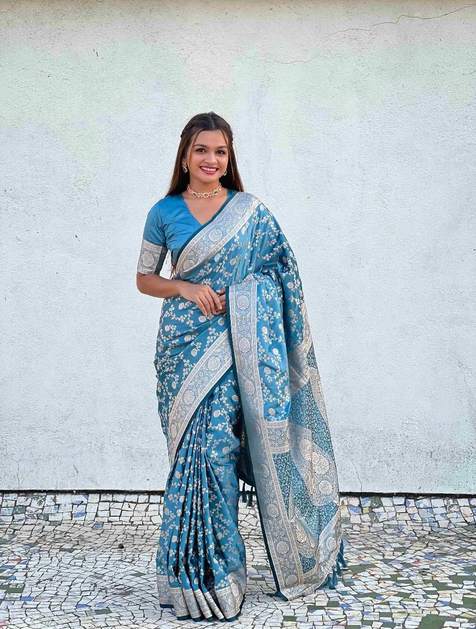 Regal Soft Lichi Silk Saree with Rich Jacquard Weave & Designer Pallu