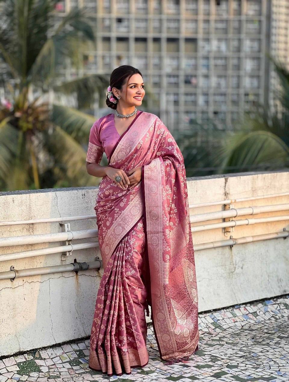 Regal Soft Lichi Silk Saree with Rich Jacquard Weave & Designer Pallu
