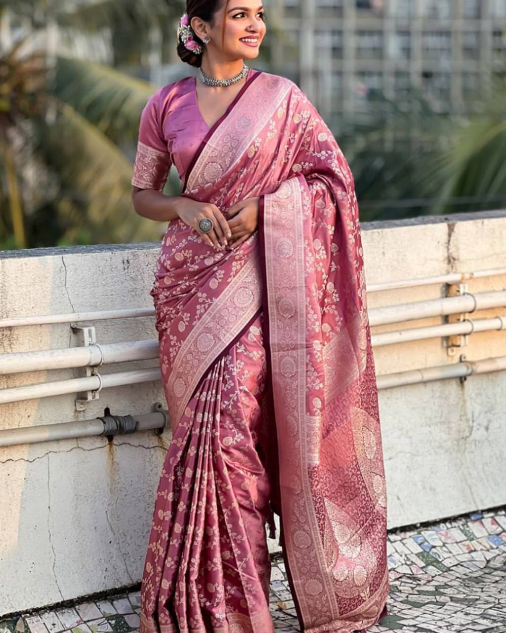 Regal Soft Lichi Silk Saree with Rich Jacquard Weave & Designer Pallu