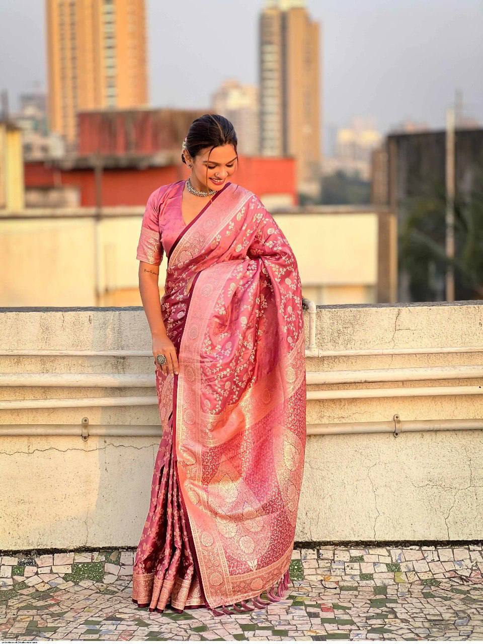 Regal Soft Lichi Silk Saree with Rich Jacquard Weave & Designer Pallu