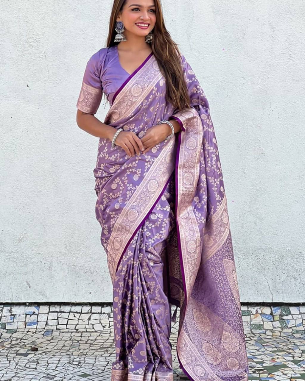 Regal Soft Lichi Silk Saree with Rich Jacquard Weave & Designer Pallu