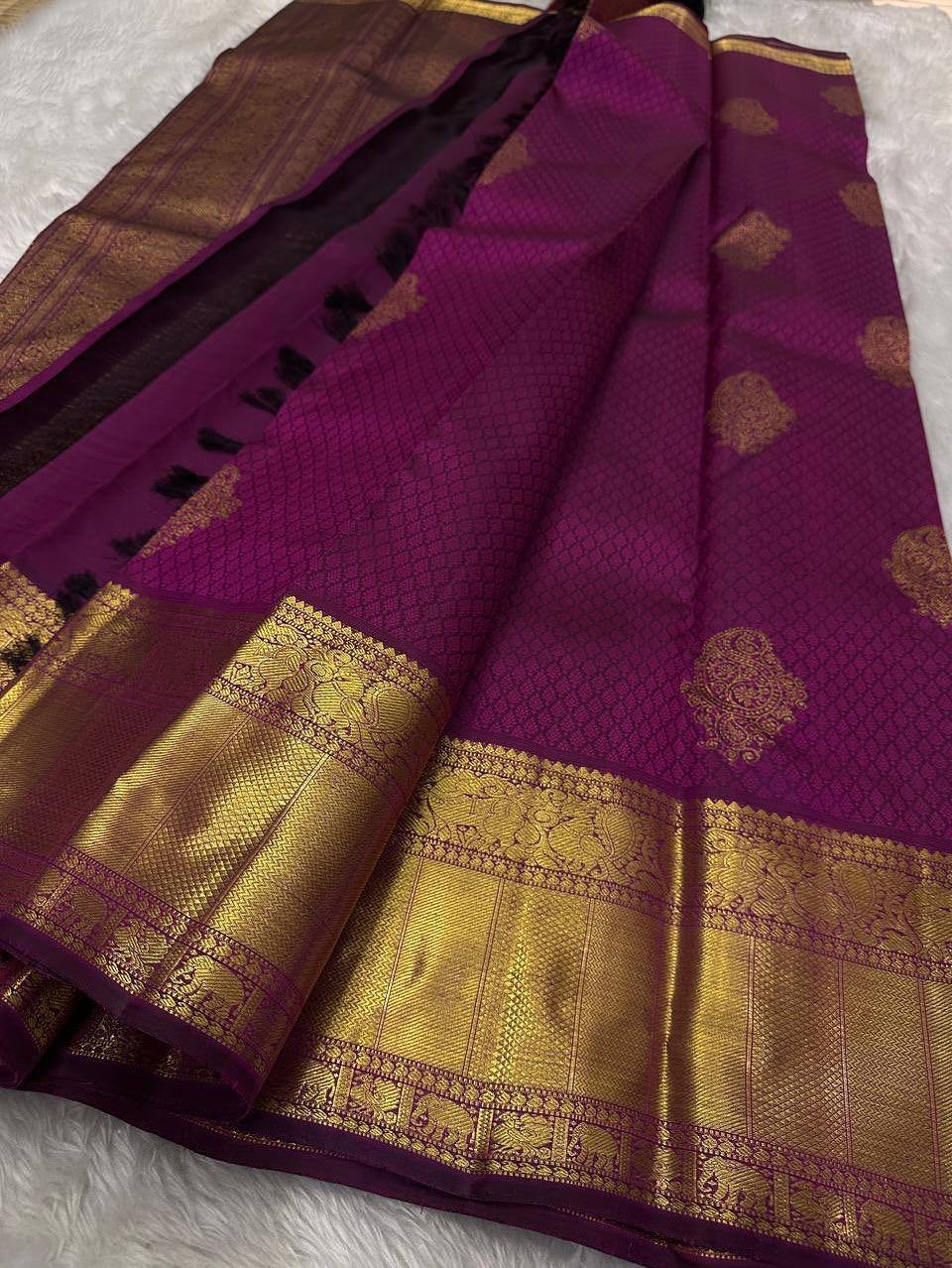 Classic Soft Lichi Silk Saree with All-Over Jacquard Elegance & Rich Pallu