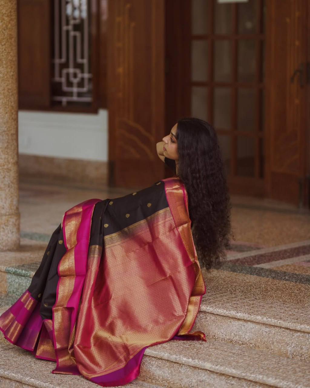 Luxury Soft Lichi Silk Saree with Exquisite Jacquard Work & Rich Pallu