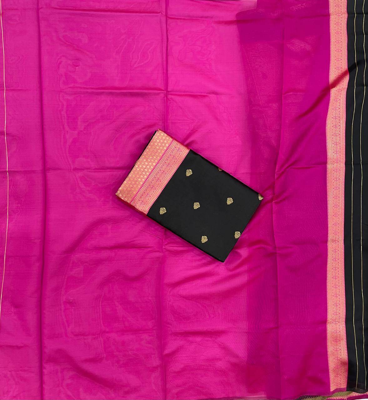 Luxury Soft Lichi Silk Saree with Exquisite Jacquard Work & Rich Pallu