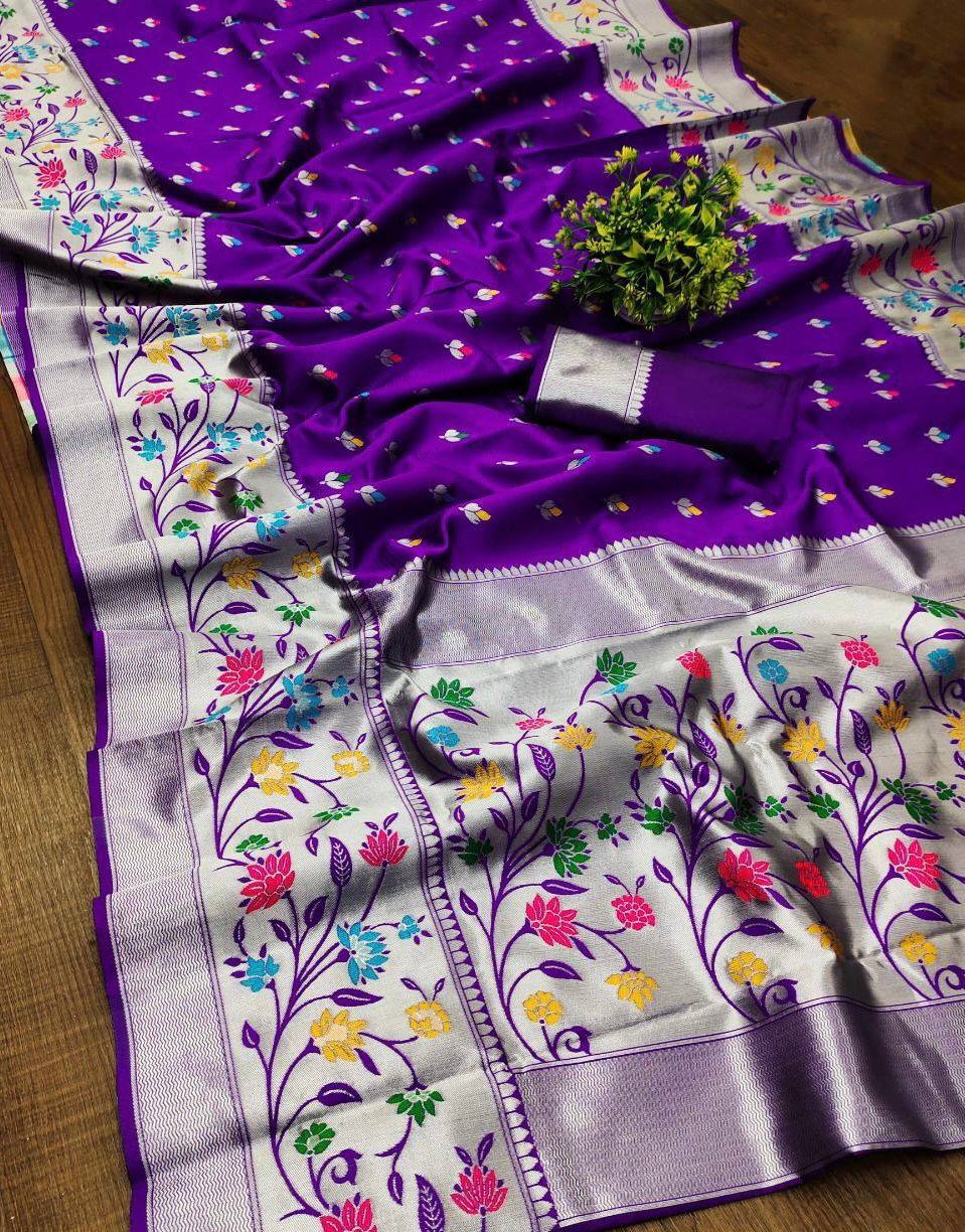 Elegant Soft Lichi Silk Saree with Jacquard Artistry & Statement Pallu