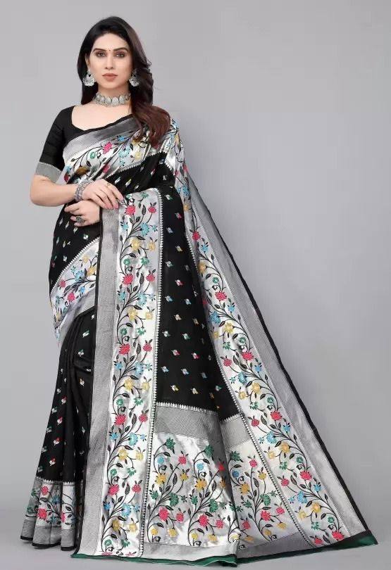 Elegant Soft Lichi Silk Saree with Jacquard Artistry & Statement Pallu