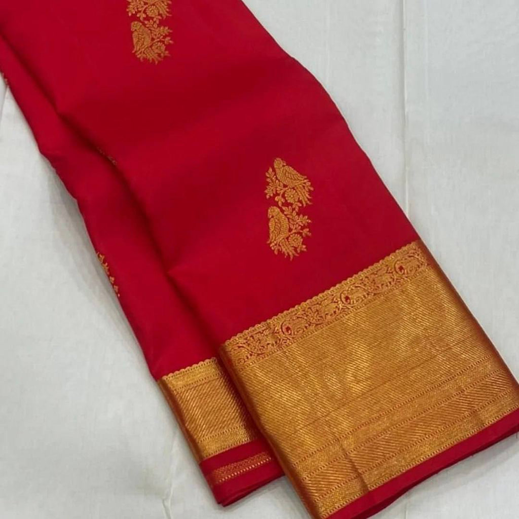 Royal Soft Lichi Silk Saree with Intricate Jacquard Work & Rich Pallu