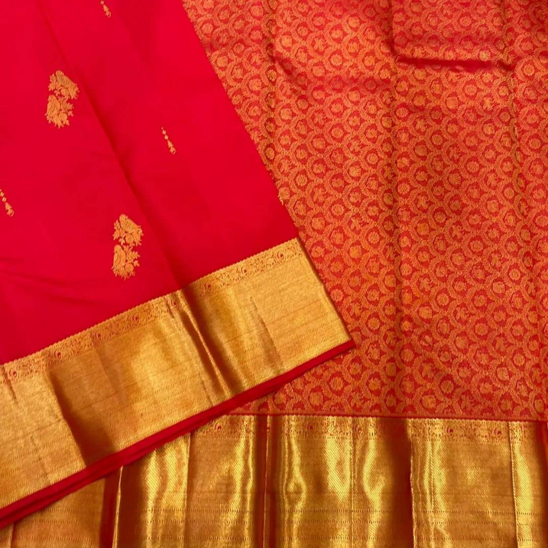 Royal Soft Lichi Silk Saree with Intricate Jacquard Work & Rich Pallu