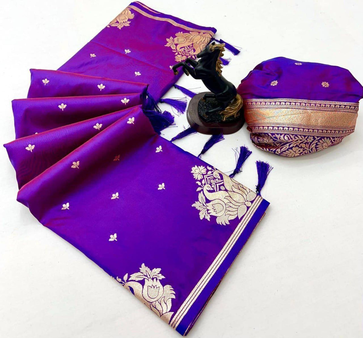 Banarasi Silk Saree with All-Over Jacquard Weave, Rich Pallu & Heavy Tassel Detailing