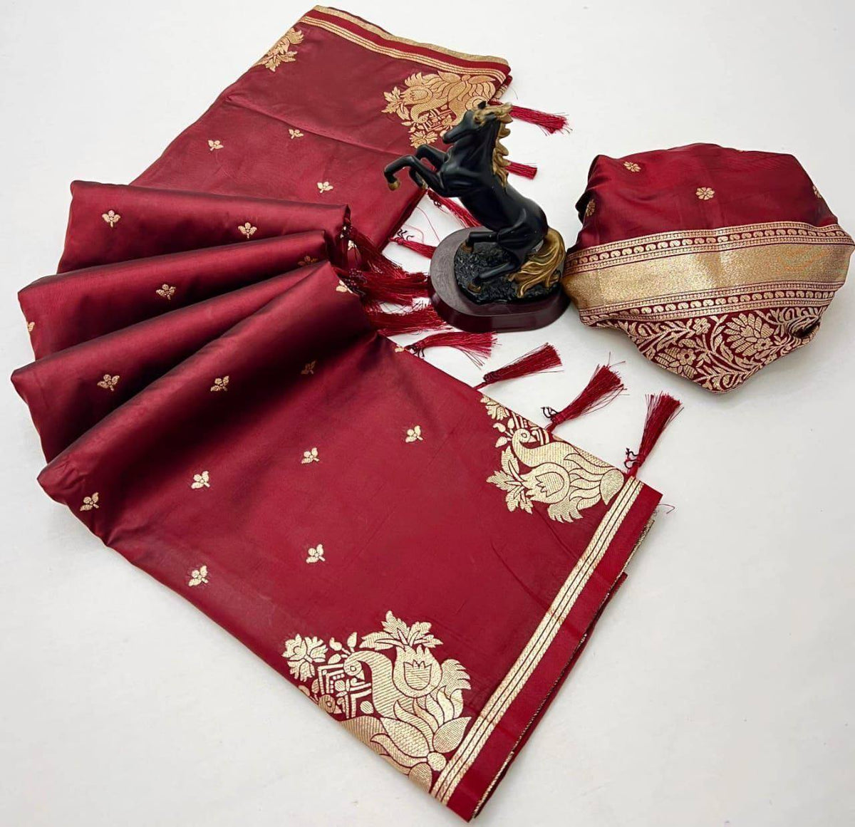 Banarasi Silk Saree with All-Over Jacquard Weave, Rich Pallu & Heavy Tassel Detailing