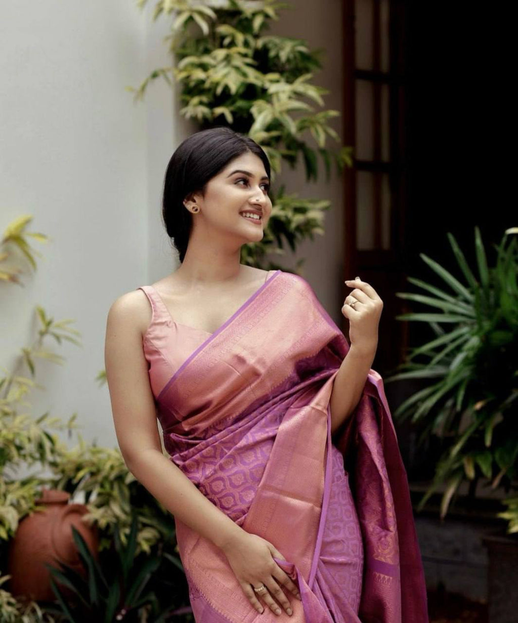 Graceful Soft Lichi Silk Saree with Rich Pallu & Jacquard Work