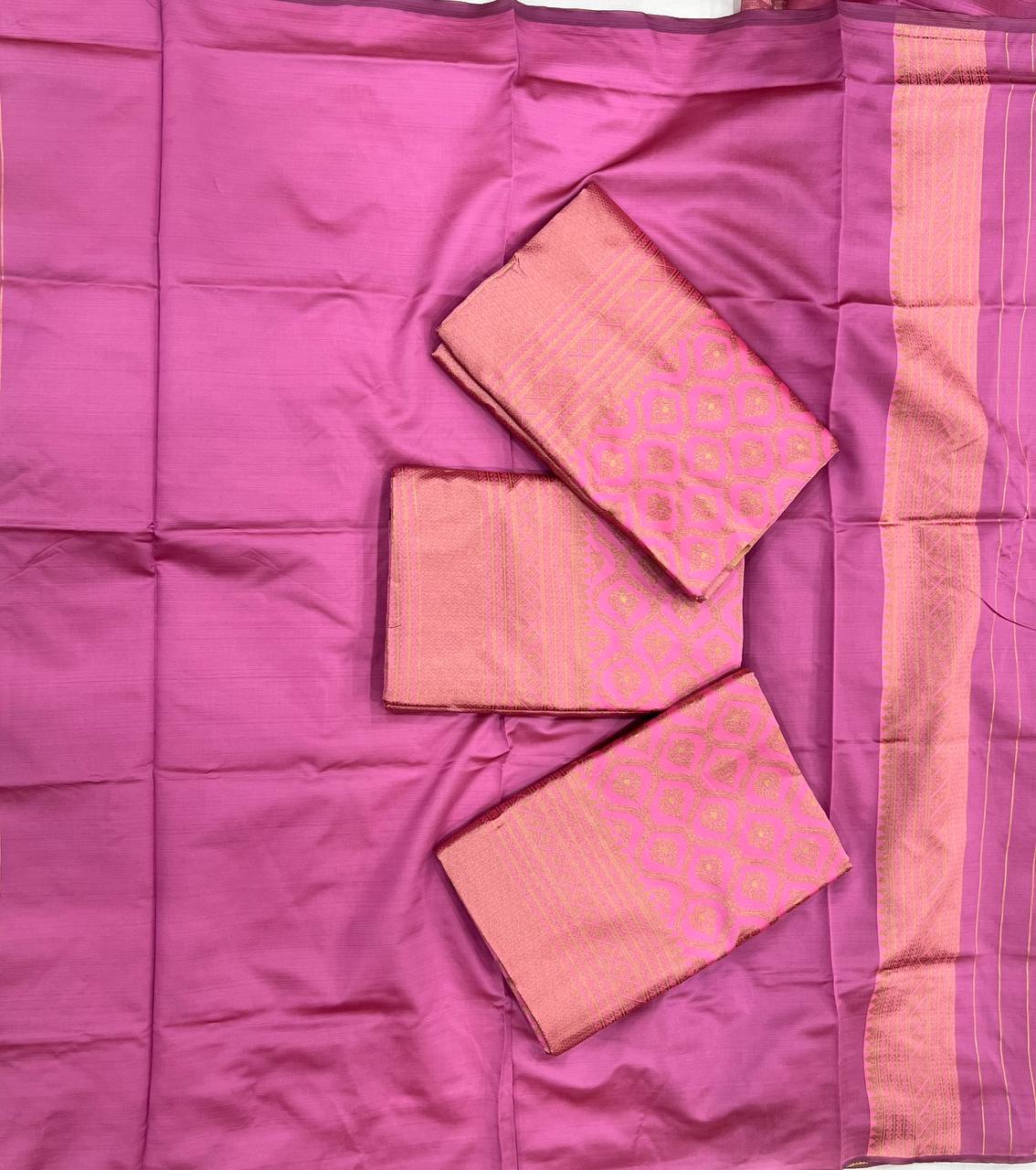 Graceful Soft Lichi Silk Saree with Rich Pallu & Jacquard Work