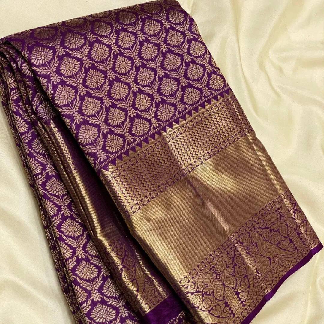 Elegant Soft Lichi Silk Jacquard Saree with Rich Pallu