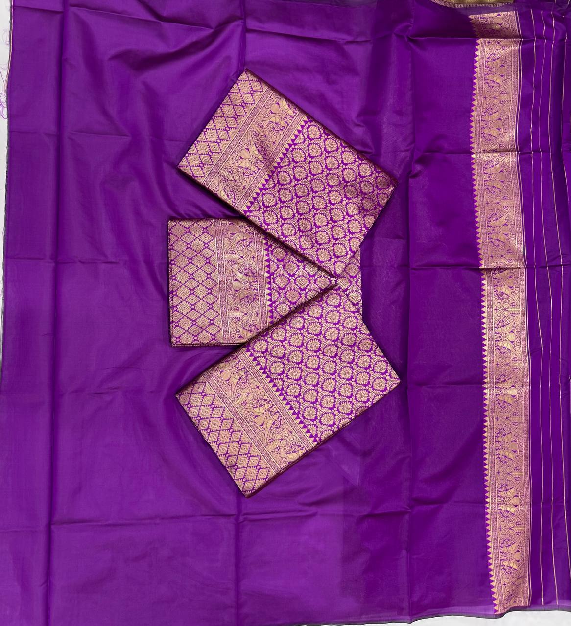Elegant Soft Lichi Silk Jacquard Saree with Rich Pallu