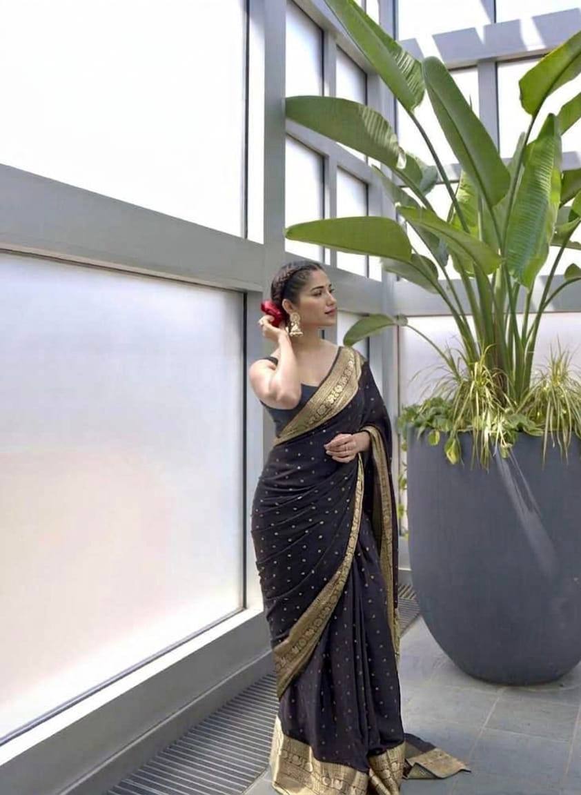 Lichi Silk Saree with Intricate All-Over Jacquard Weave & Grand Pallu Blouse Border Detail