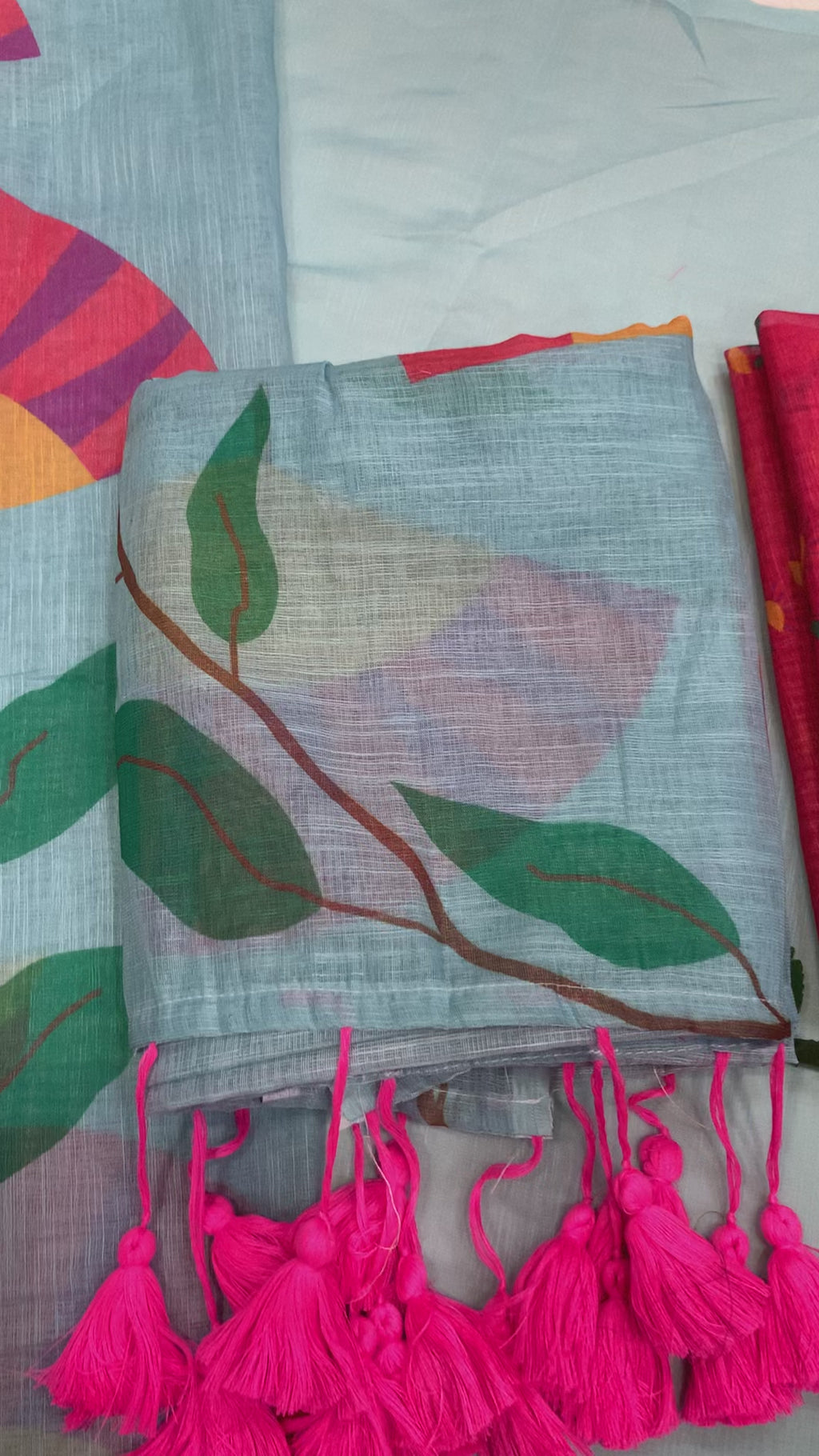 Royal Bloom Tussle Elegant Linen Cotton Digital Printed Saree with Matching Printed Blouse
