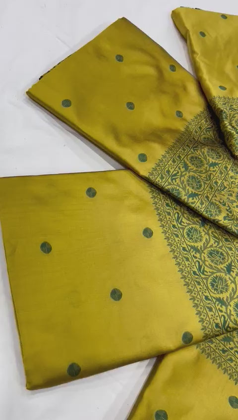 Lichi Silk Royal Elegance Soft Lichi Silk Saree with Rich Pallu & All-Over Jacquard Work
